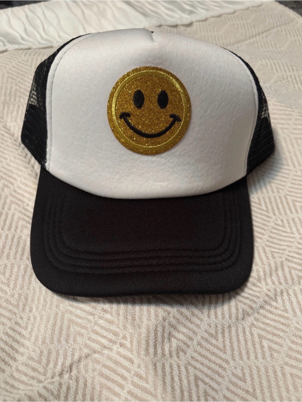Women’s Black & White Trucker Hat with Gold Smiley Patch new